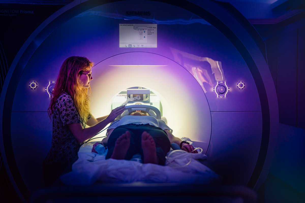 ari daniel (@mesoplodon) on Twitter photo Why can't we remember anything from when we were a baby? <a href="/tristansyates/">Tristan Yates</a> & Nick Turk-Browne <a href="/YalePsychology/">Yale Psychology</a> scanned infants' brains and found that they *do* make memories, suggesting that although these memories may exist, they remain inaccessible to us.
npr.org/sections/shots… Why can't we remember anything from when we were a baby? <a href="/tristansyates/">Tristan Yates</a> & Nick Turk-Browne <a href="/YalePsychology/">Yale Psychology</a> scanned infants' brains and found that they *do* make memories, suggesting that although these memories may exist, they remain inaccessible to us.
npr.org/sections/shots…