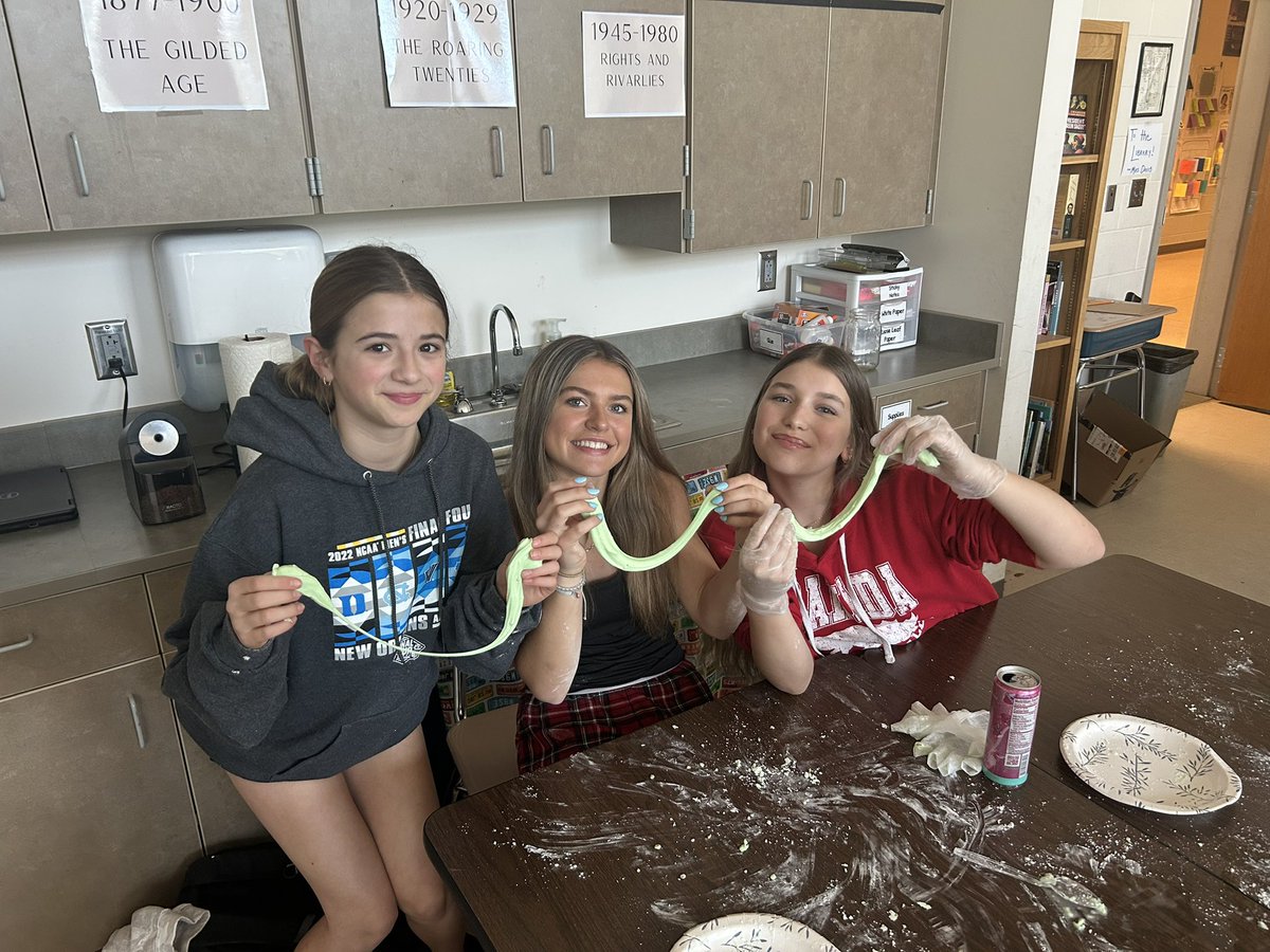 Mrs. Davis tweet media