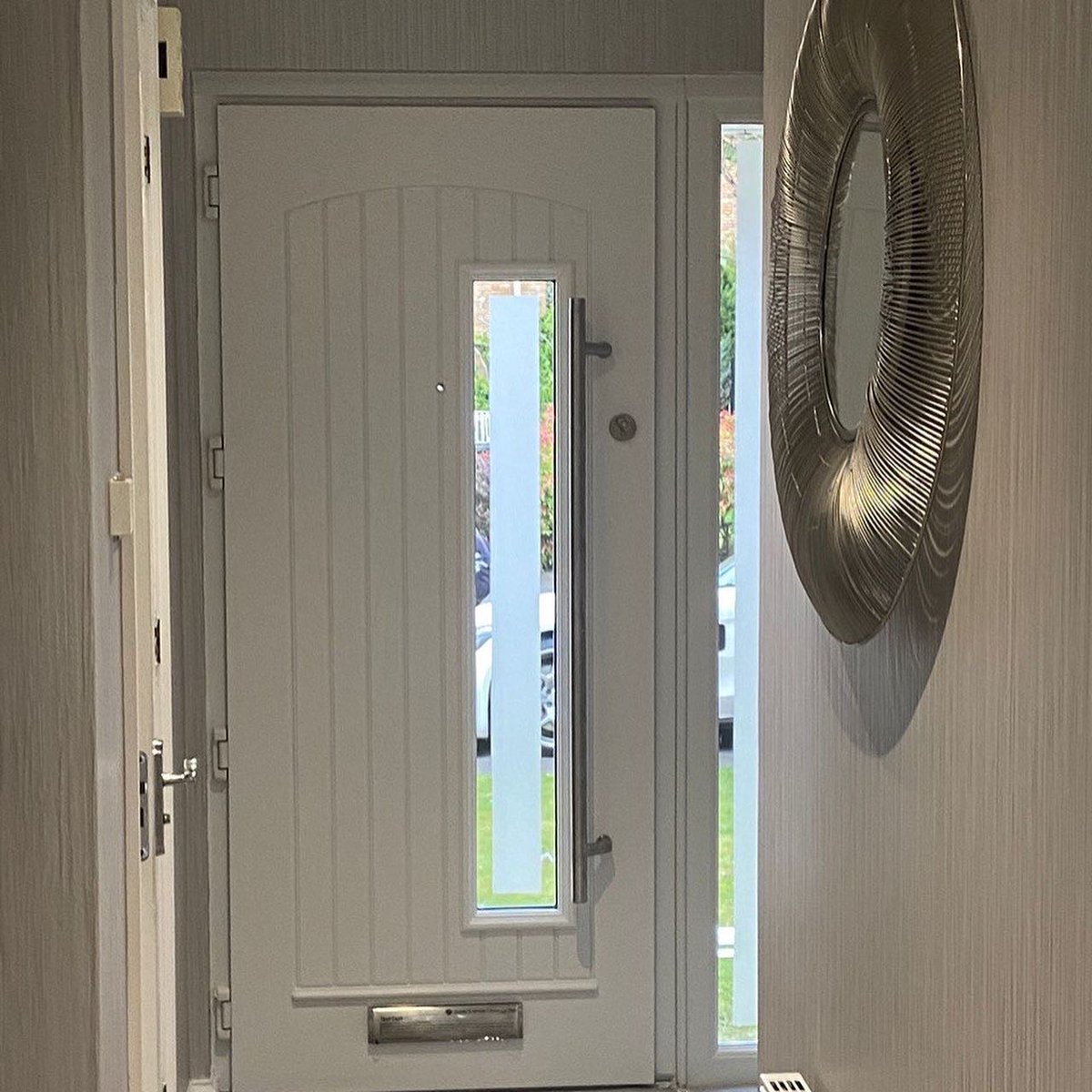 MoreLivingRen's tweet photo. A fresh &amp; modern new entrance!🚪
This crisp white composite door floods the space with natural light while adding security &amp; style. Another flawless installation by MORe Living!✨

Ready to transform your home?🏡
Call us today! 03303530284📞

#MOReLiving #DoorUpgrade #HomeInspo https://t.co/OyVbe9cNj4