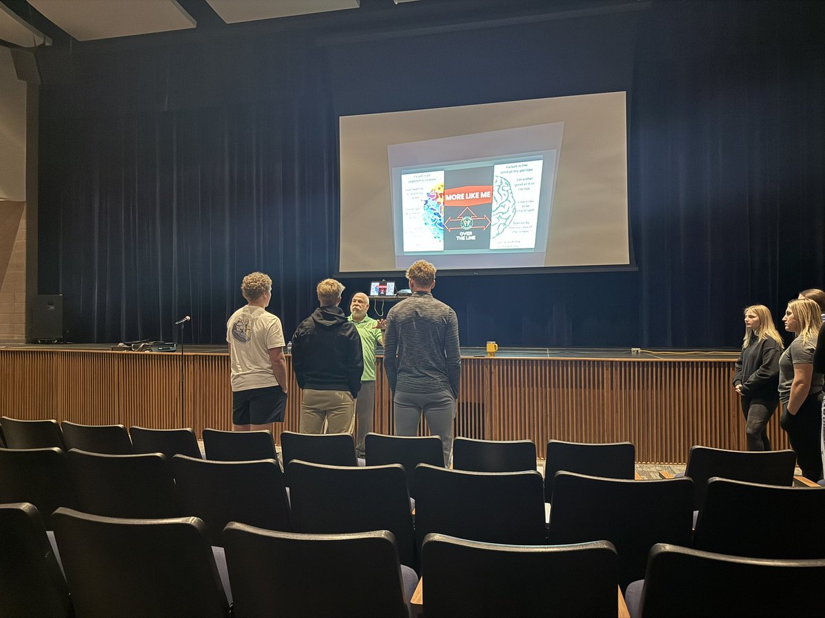 Thank you, Mark for meeting with our leadership students this morning! They learned some great stuff on leadership, mindset, &amp; goal-setting. #reedsburgpride #teameeedsburg