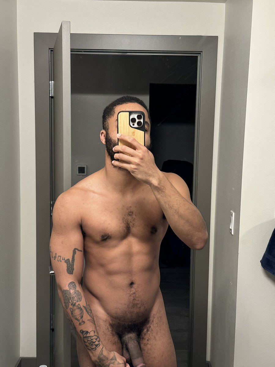 thomasflexxx's tweet photo. It is too early to be awake 😴 https://t.co/hXDUTrauD6