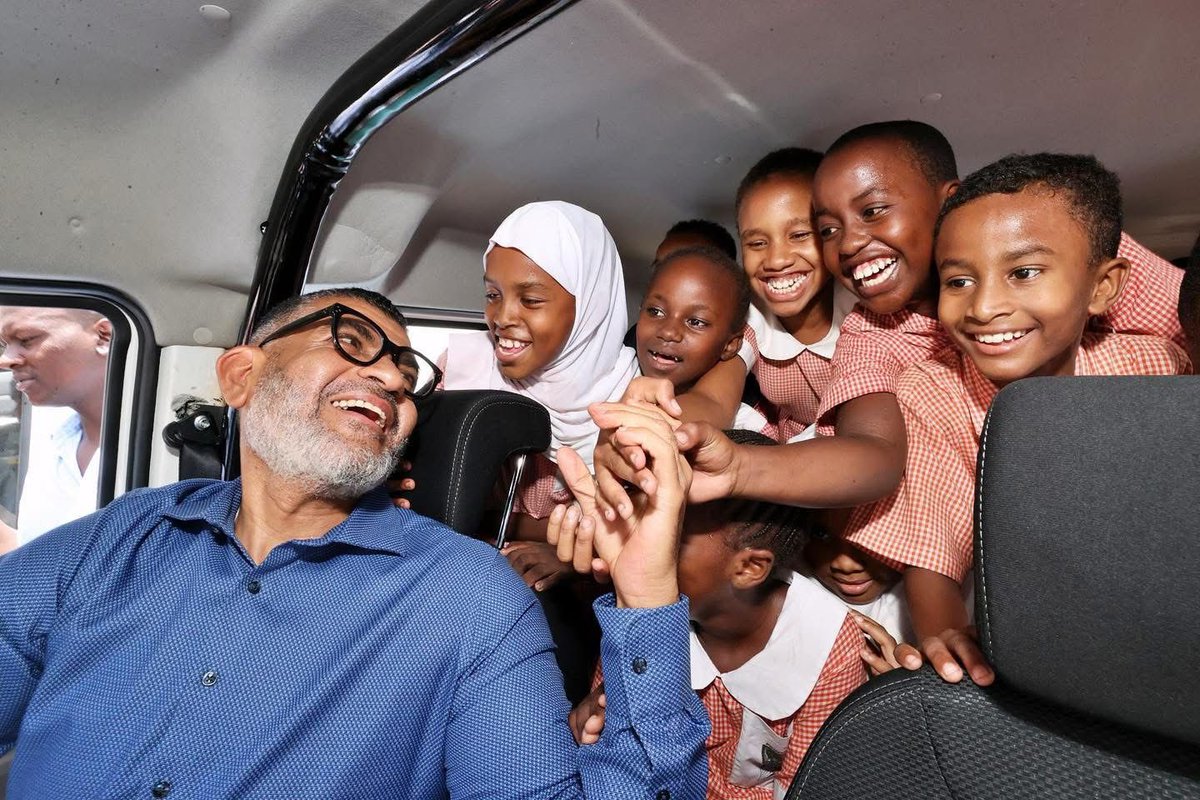 countysec_001's tweet photo. COUNTY GOVERNMENT OF MOMBASA.

Mombasa is taking a bold step towards clean, safe, and efficient public transport!

Today, H.E the Governor Abdulswaamad Sharrif Nassir engaged with parents of Ganjoni Primary School during a sensitization session on the upcoming pilot of our https://t.co/SpFbTux01v