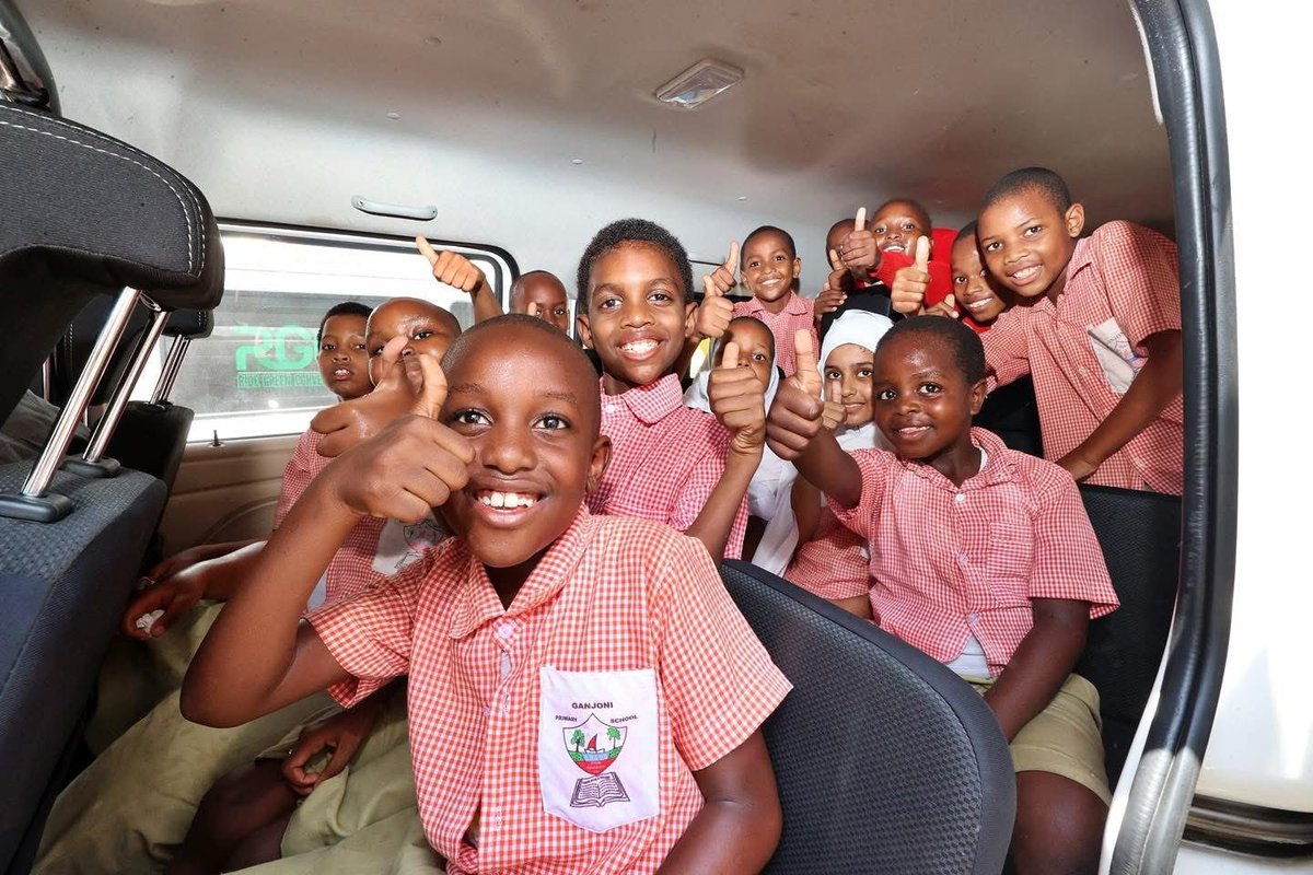 countysec_001's tweet photo. COUNTY GOVERNMENT OF MOMBASA.

Mombasa is taking a bold step towards clean, safe, and efficient public transport!

Today, H.E the Governor Abdulswaamad Sharrif Nassir engaged with parents of Ganjoni Primary School during a sensitization session on the upcoming pilot of our https://t.co/SpFbTux01v