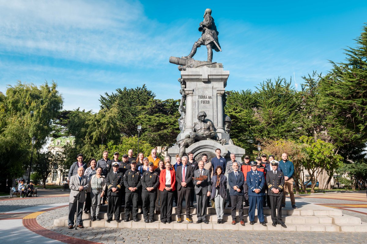 Un nouveau chapitre dans la coopération en recherche polaire! En février POLAIRE et l’Instituto Antártico Chileno (INACH) ont signé un protocole d’entente au Chili consolidant ainsi leur partenariat en sciences, technologies et logistique polaires pour la prochaine décennie.