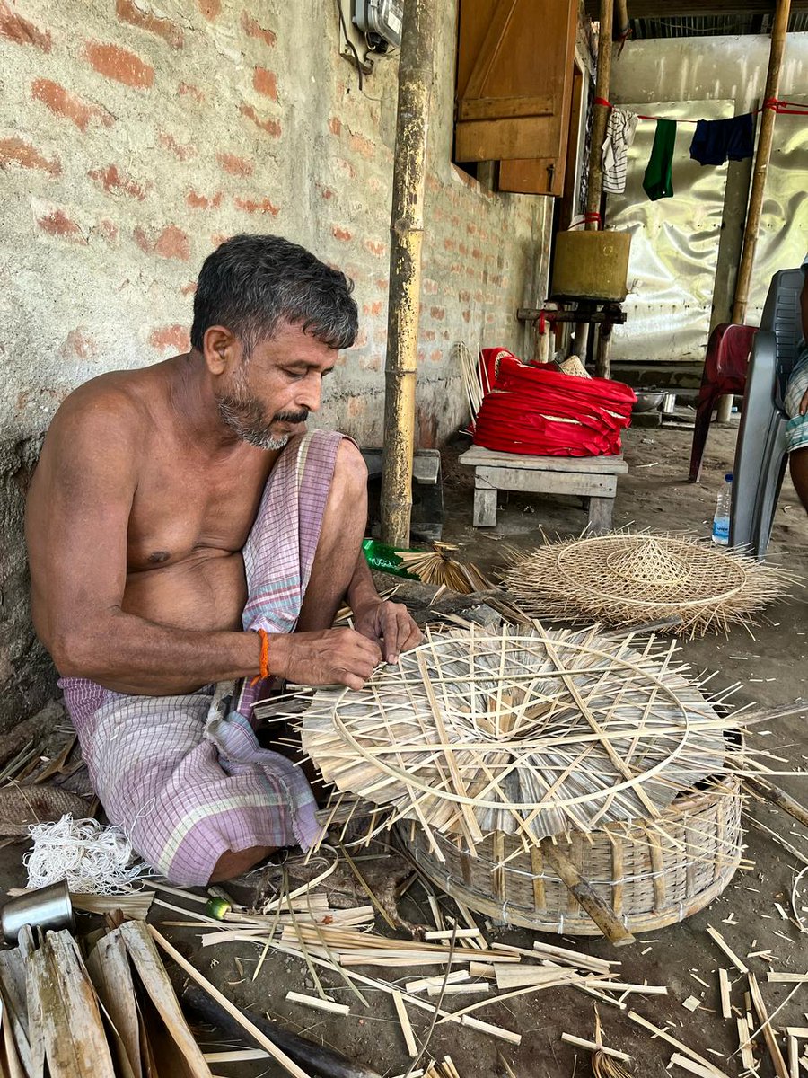 aweassam's tweet photo. Bamboo plays a very important role in handicraft of Assam. The Artisans of Assam can create magic with bamboo. Jaapi or the traditional headgear of Assam, created mainly with bamboo and tokou leaves is a symbol of Assamese pride.

#AwesomeAssam  
#ExploreAssam 
#Jaapi   
#AssameseHandicraft