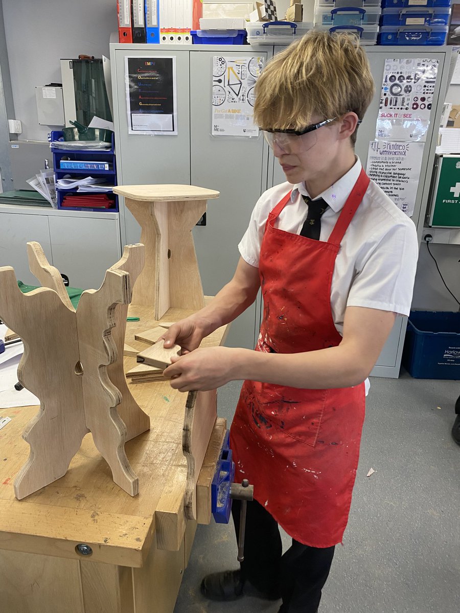 <a href="/StewardsDesTech/">Stewards Technology</a> Year 11’s Furniture Workshop today with master craftsman Tim Germain making stools and tables.  What superb work!!!! <a href="/StephenDrew72/">Stephen Drew🔸🇪🇺 🇺🇦</a> <a href="/vicgoddard/">Vic Goddard</a> <a href="/StewardsAcademy/">Stewards Academy</a> <a href="/yourharlow/">Your Harlow</a>