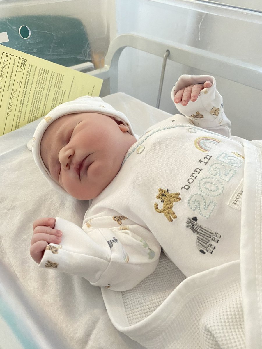 mvalente14x's tweet photo. Our family becomes 4💖 Clara Paton Valente arrived on 19th March at 2:50am. Lyla is in love with her little sister and we are all so happy in our baby bubble @JadeySwan https://t.co/mr5CVzUeZb