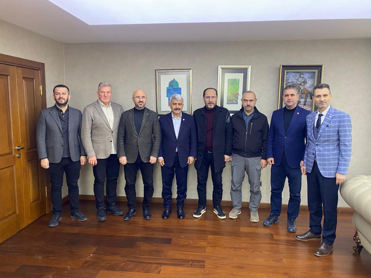 Kocaeli Milletvekilimiz Sayın Sadettin HÜLAGÜ’ye AK Partimizin 8. Olağan Büyük Kongresinde MKYK üyesi seçilmesi dolayısıyla hayırlı olsun ziyaretinde bulunduk.

Rabbim mahcup etmesin, hayırlı olsun. Vekilimize millete hizmet yolunda kıymetli çalışmalarında kolaylıklar diliyorum.