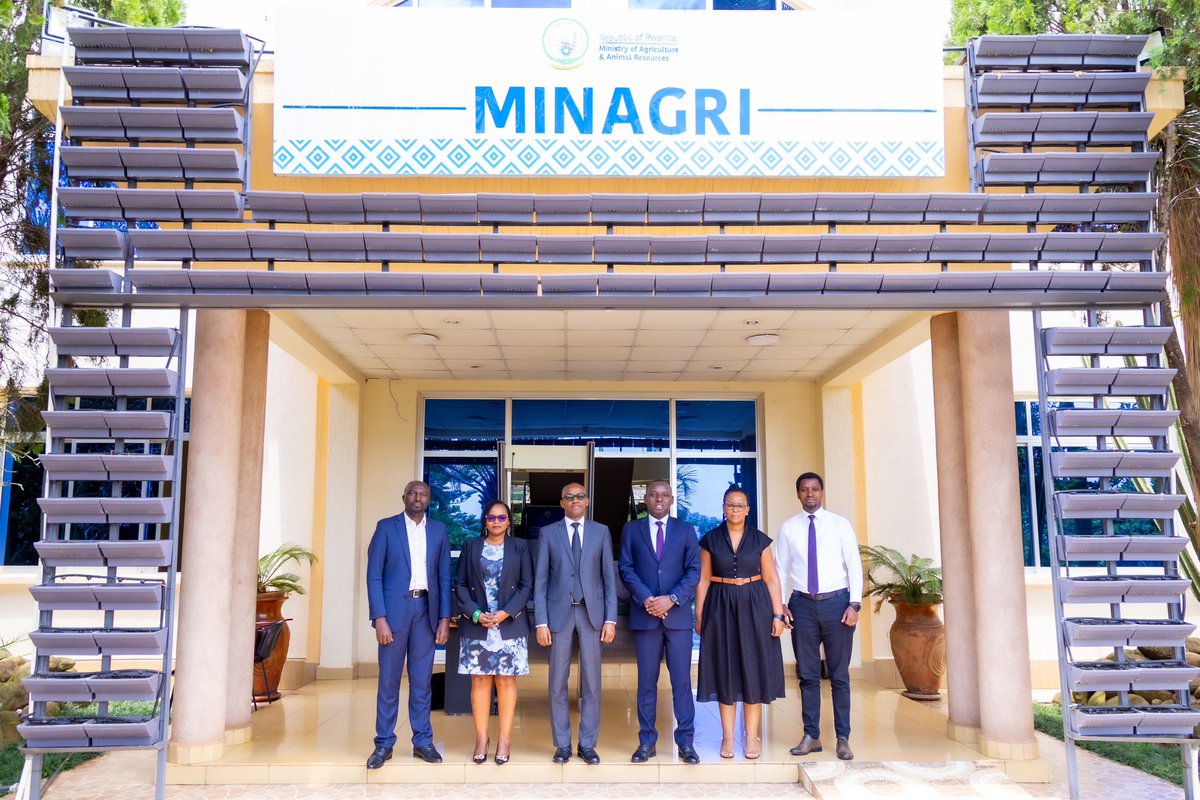 Ministry of Agriculture & Animal Resources |Rwanda (@rwandaagri) on Twitter photo Today, Hon. <a href="/SERwigamba/">Eric Rwigamba</a> received a team from <a href="/AfDB_Group/">African Development Bank Group</a>, led by <a href="/JNzayikorera/">Jonathan Nzayikorera, MEcon, MBA, Chartered Banker</a>, Executive Director for the Eastern Africa Constituency. Their meeting focused on discussing a concept to strengthen Rwandaâs private sector-led fertilizer supply chain by improving market access. Today, Hon. <a href="/SERwigamba/">Eric Rwigamba</a> received a team from <a href="/AfDB_Group/">African Development Bank Group</a>, led by <a href="/JNzayikorera/">Jonathan Nzayikorera, MEcon, MBA, Chartered Banker</a>, Executive Director for the Eastern Africa Constituency. Their meeting focused on discussing a concept to strengthen Rwandaâs private sector-led fertilizer supply chain by improving market access.