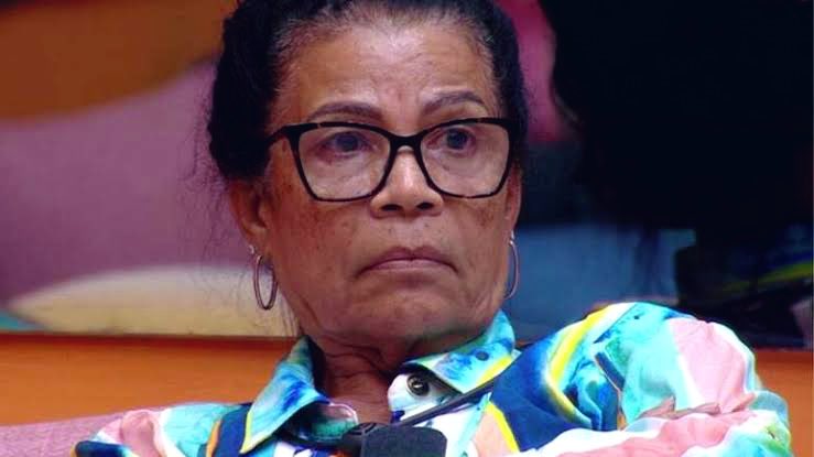 faahlso's tweet photo. Dona Delma

- já dormiu ao relento 
- venceu prova do anjo
- 90 mil dinâmica stone 
- deu ap mrv pro genro
- amassou a renata no sincerao 
- arrematou o poder curinga 

Além de ser carismática e engraçada. 
Já podemos admitir que tem uma trajetória MUITO melhor que a da Vilma né? https://t.co/3JVBdY8Nos