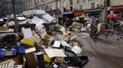 NapoLeon1226391's tweet photo. Alger à droite, Marseille à gauche !
Point commun, vecteur commun ?
Merci pour vos réponses... https://t.co/SzRai0xyH5
