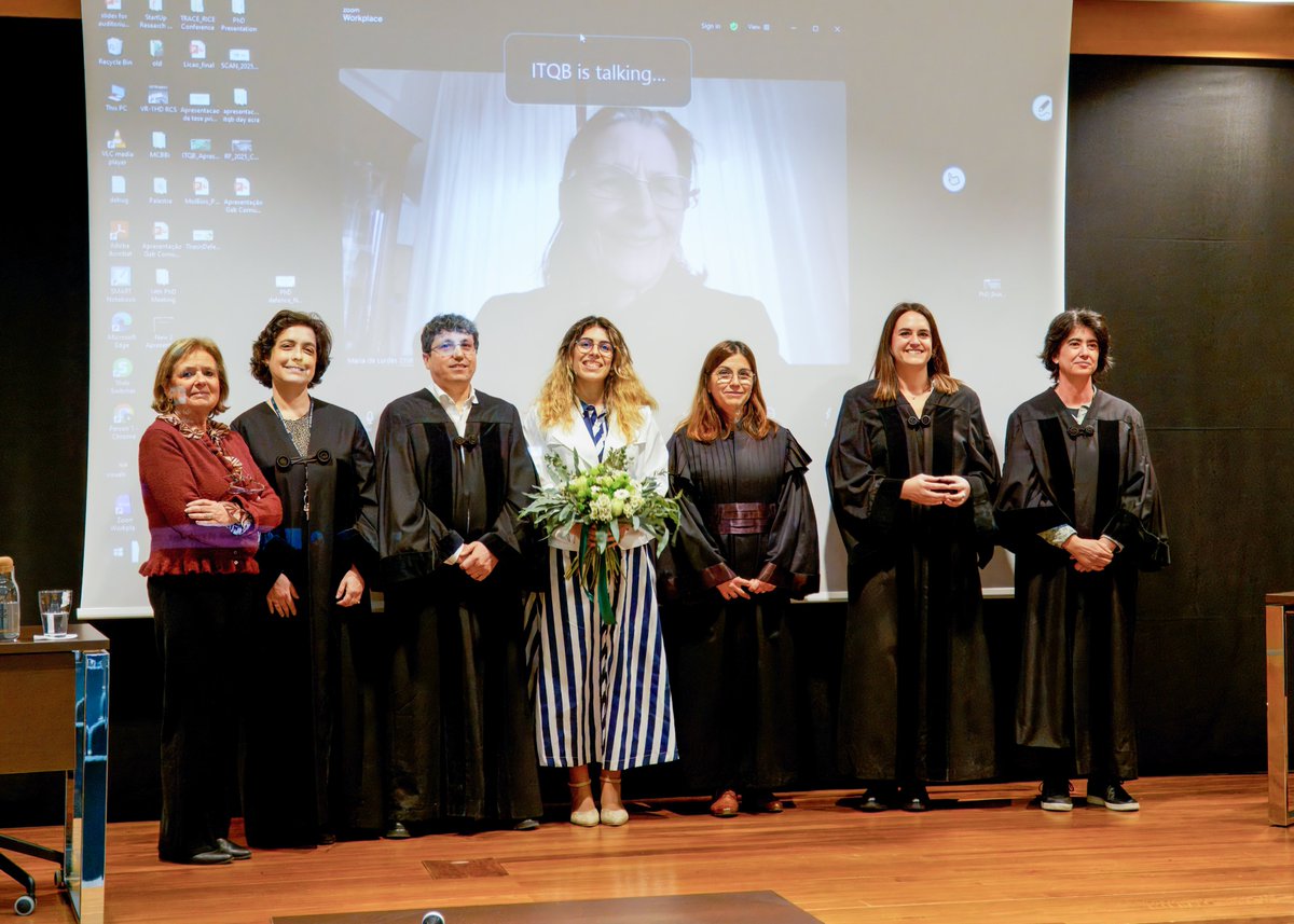 itqbnova's tweet image. Congrats to Beatriz Martins for her #PhD in Molecular Biosciences! 👏🎓
Her research work, "Synthesis of phenolic compounds from virgin olive oil and their biological evaluation", was supervised by Rita Ventura and co-supervised by Maria do Rosário Bronze. 🫒
@NOVAunl