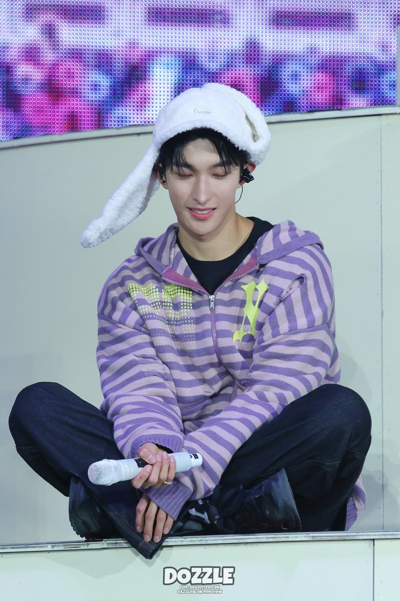 250321 캐럿랜드 고화질pre
흔들흔들➰

#세븐틴 #SEVENTEEN #SVT #도겸 #DK #ドギョム #Dazzling_DK