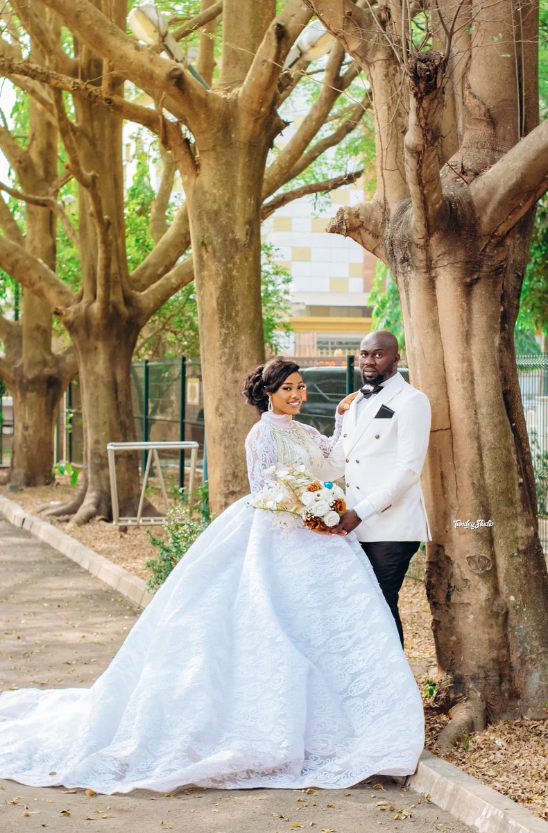 TundeyStudio's tweet photo. This is how it feels to be in love 😍 
This is magical 🎵🎶❤️❤️

#whitewedding #kogistate #magical #feelingloved❤️ #yesido https://t.co/WzfScgJigN