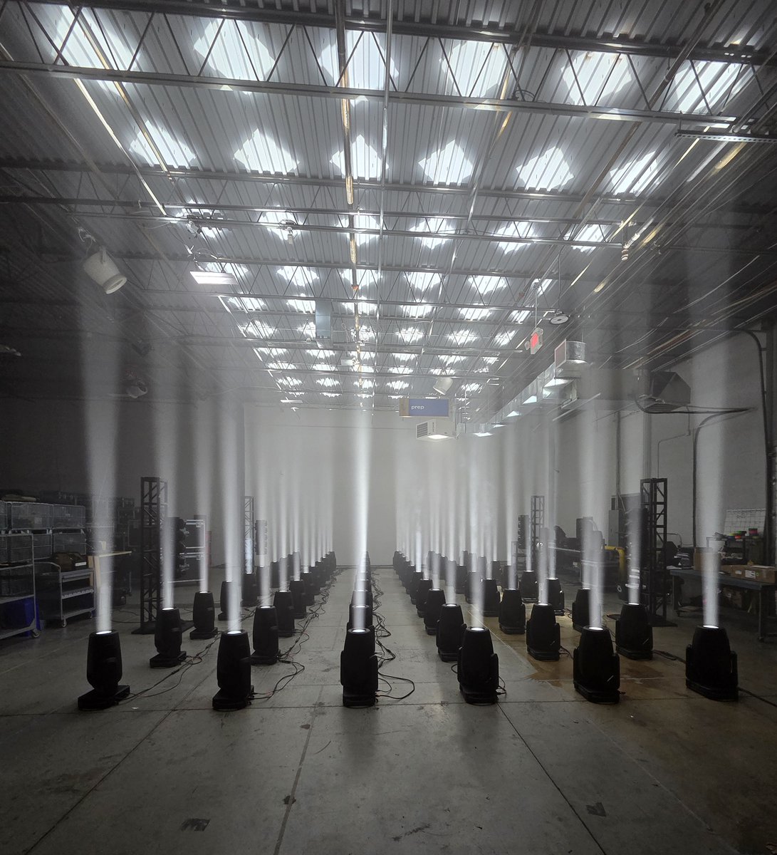 🚨 Squeek Lights apuesta por #PARAGON de @ElationLighting! 🚨 Ahora con el mayor inventario en EE.UU., llevando la iluminación profesional al siguiente nivel. 
💡 Potencia increíble🎭 Versatilidad total🎨 IRC ajustable

#ElationLighting #SqueekLights #LightingDesign