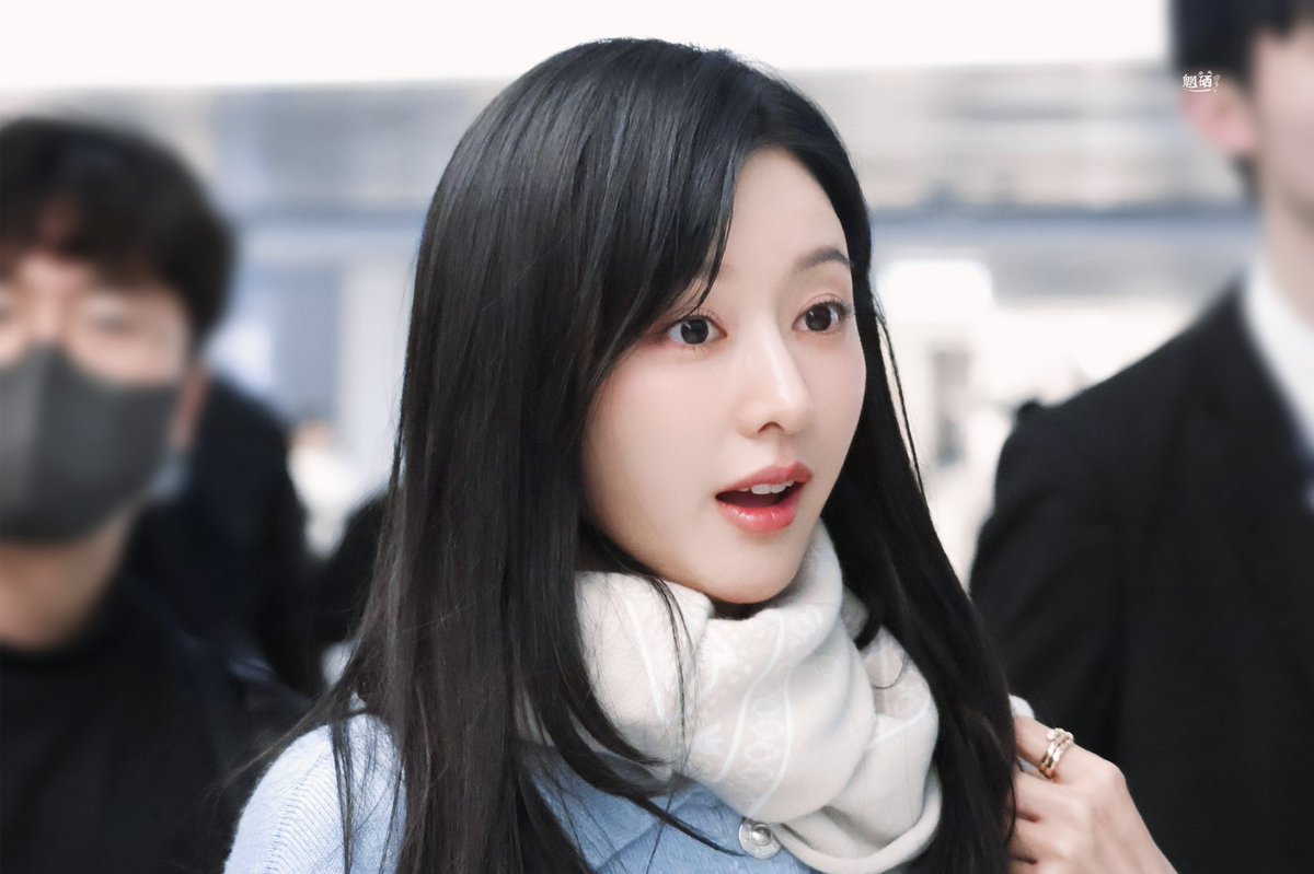 kimjiwonlately's tweet photo. #KimJiWon #김지원 https://t.co/OMrlQRqJgU