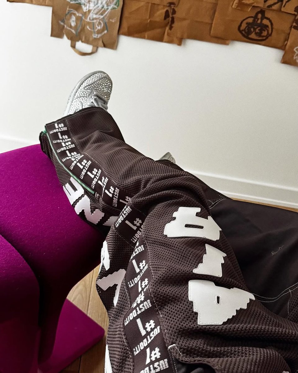 Sneaker Drop tweet media