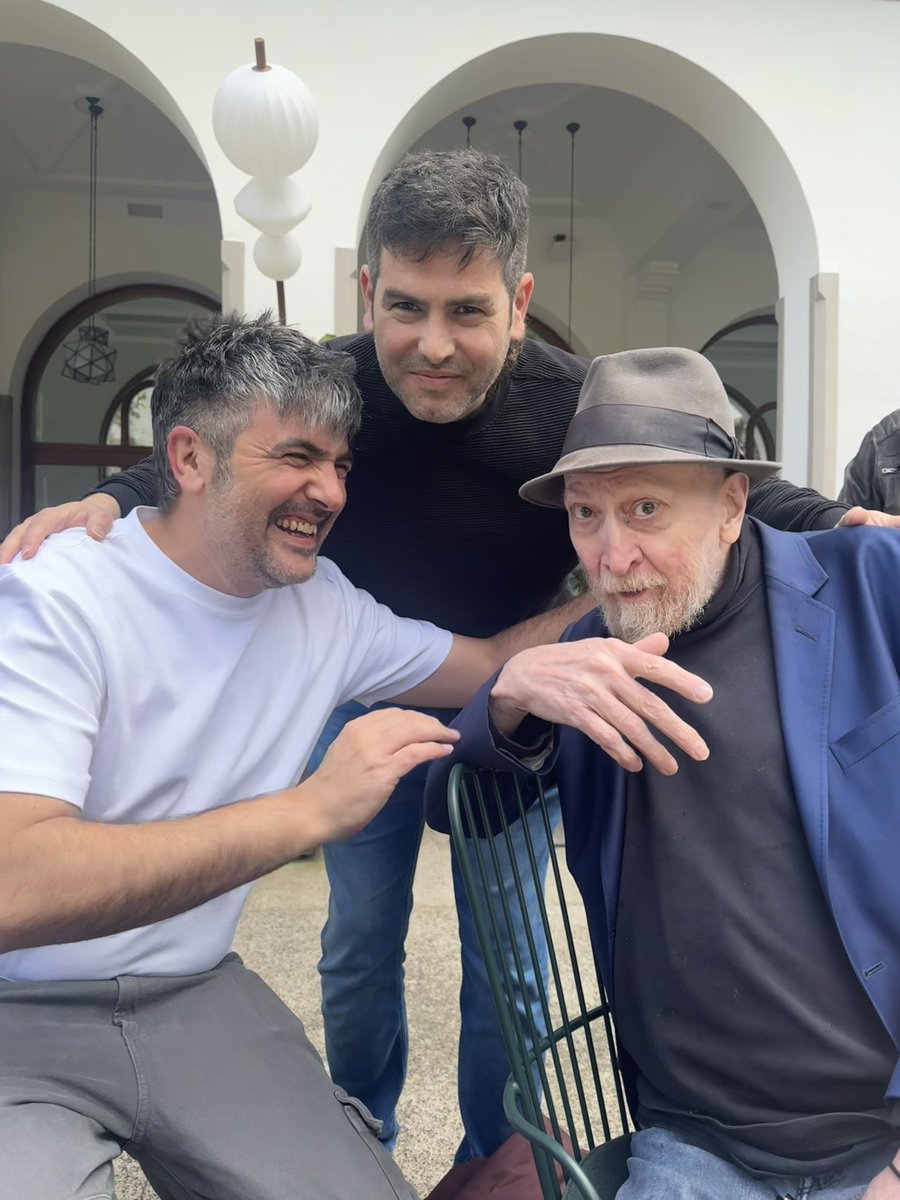 Vaya sorpresa nos hemos llevado esta mañana . Nos hemos encontrado nada menos ke con el maestro de maestros @frankmillerofficial . Seguimos en shock 🤯