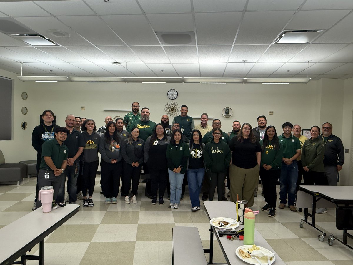 SA Holmes Athletics (@saholmessports) on Twitter photo Thank you Coach Laing for visiting with us this morning. <a href="/NISDHolmes/">NISD Holmes</a> <a href="/NISDPatNeff/">Pat Neff MS</a> <a href="/NISDRoss/">Sul Ross MS</a> <a href="/NISD_Athletics/">NISD_Athletics</a> <a href="/CoachPPadilla/">CoachPadilla</a> Thank you Coach Laing for visiting with us this morning. <a href="/NISDHolmes/">NISD Holmes</a> <a href="/NISDPatNeff/">Pat Neff MS</a> <a href="/NISDRoss/">Sul Ross MS</a> <a href="/NISD_Athletics/">NISD_Athletics</a> <a href="/CoachPPadilla/">CoachPadilla</a>