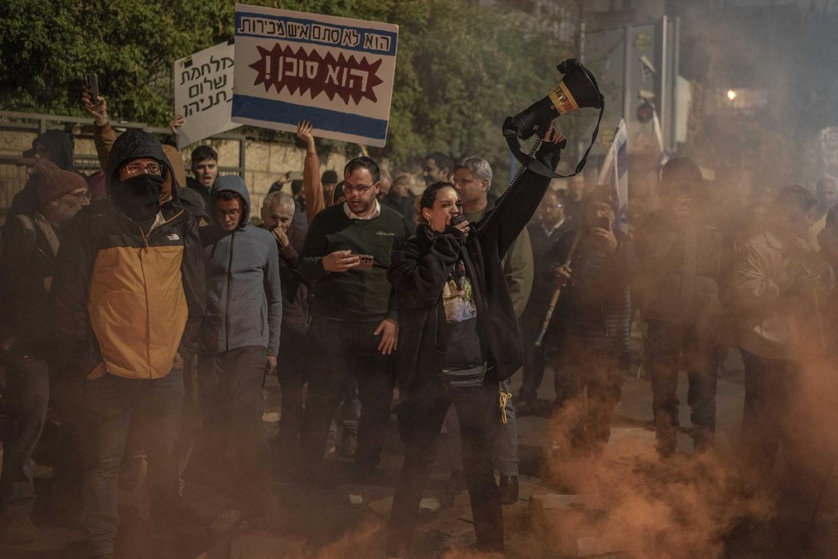 Israël : Benyamin Netanyahou limoge le chef du Shin Bet, l’agence de sécurité intérieure, sa décision suspendue la-croix.com/international/…