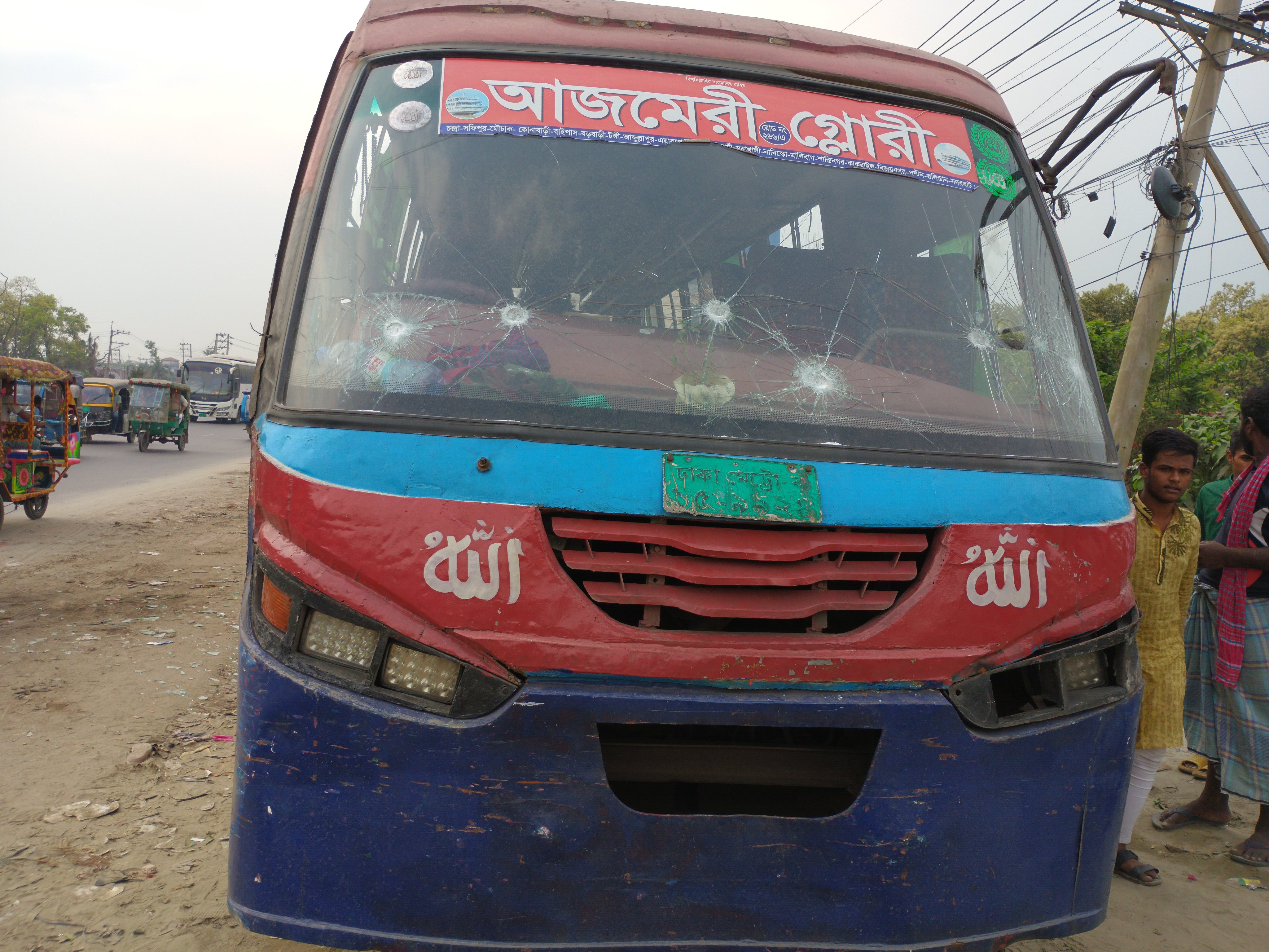 গাজীপুরে চলন্ত যাত্রীবাহী বাসে নারী ধর্ষনের চেষ্টা