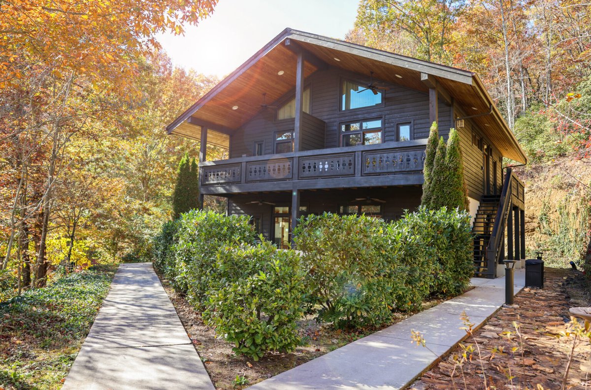 Heading to Jackson County, North Carolina, soon? Here's what to do!  

<a href="/VisitJacksonNC/">Visit Jackson County</a> 

© Jackson County Tourism Development Authority
trazeetravel.com/what-to-do-dur…