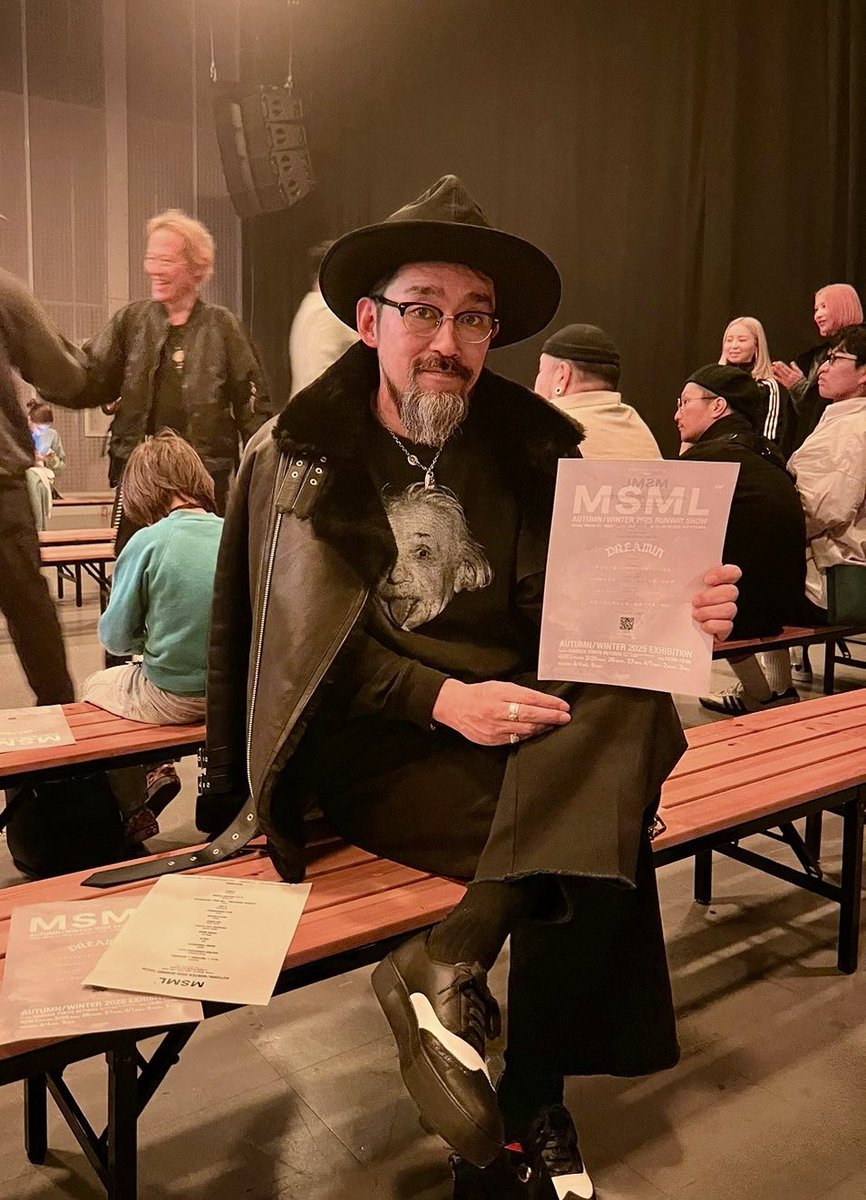 tinyrecords's tweet image. 今日は、MSMLのRAKUTEN FASHION WEEK2025のランウェイへ🔥

いつもお世話になっているThe Crimieさんの会社の別ブランドってことでお誘いいただいたら、coldrainやPTPの方々のブランドだったのでした。

とても刺激になったしサイコーでした◎