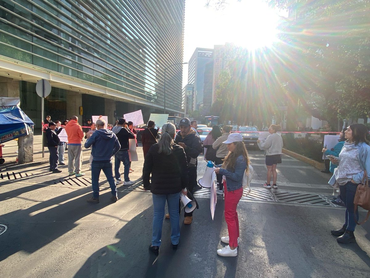 AmpliacionG's tweet photo. Lamentablemente, en este país la única forma de ser escuchados es cerrando calles y afectando a otros. No debería ser así, pero cuando todo lo demás falla, la protesta se vuelve el último recurso.
#tabecumple @mauriciotabe
@gabysalido  Lago Zúrich y Cervantes Saavedra https://t.co/rLsZeeTQhk