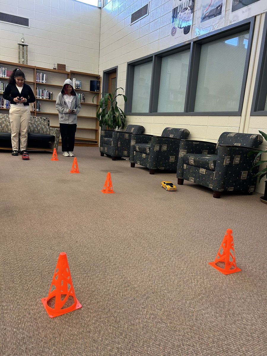 Happening this at at <a href="/ihslapg/">IHSLARGO</a> STEM Expo ‘25… making technology, chemistry, and physics come to life… learning by doing through Dr. Mesina’s partnerships effort.