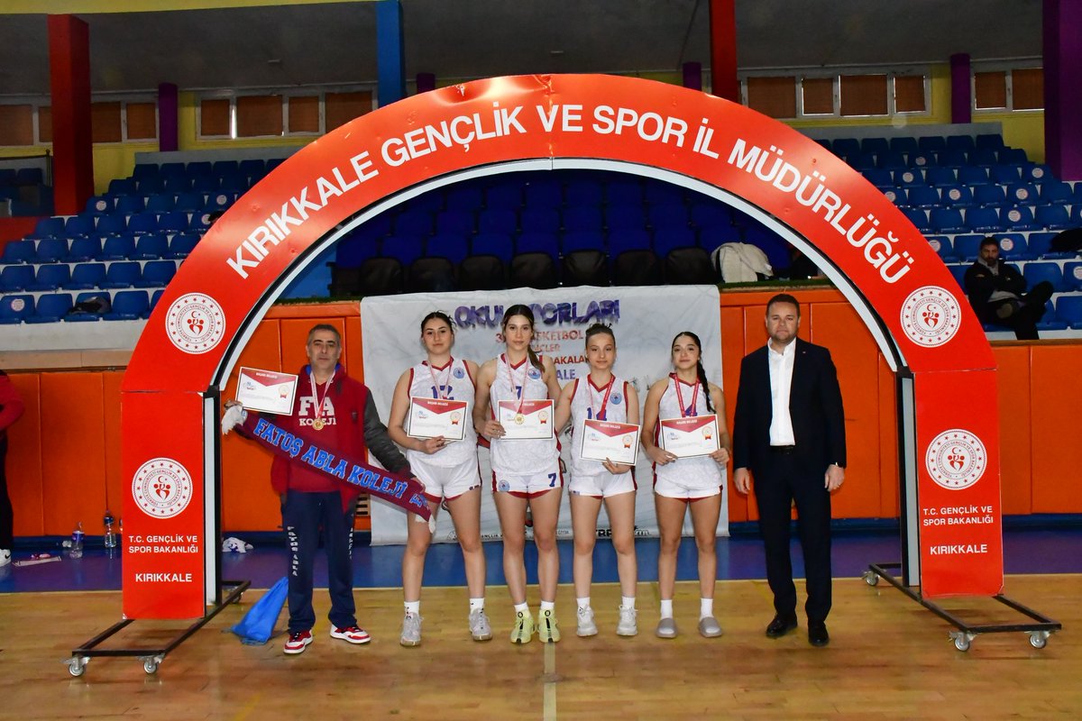 19-21 Mart tarihleri arasında 11 ilden 11 Erkek 9 Kız takımının katılımıyla 17 Ağustos Spor Salonunda düzenlenen  "Okul Sporları Gençler Kız/Erkek 3x3 Basketbol Grup Müsabakaları" yapılan madalya töreni ile sona erdi.