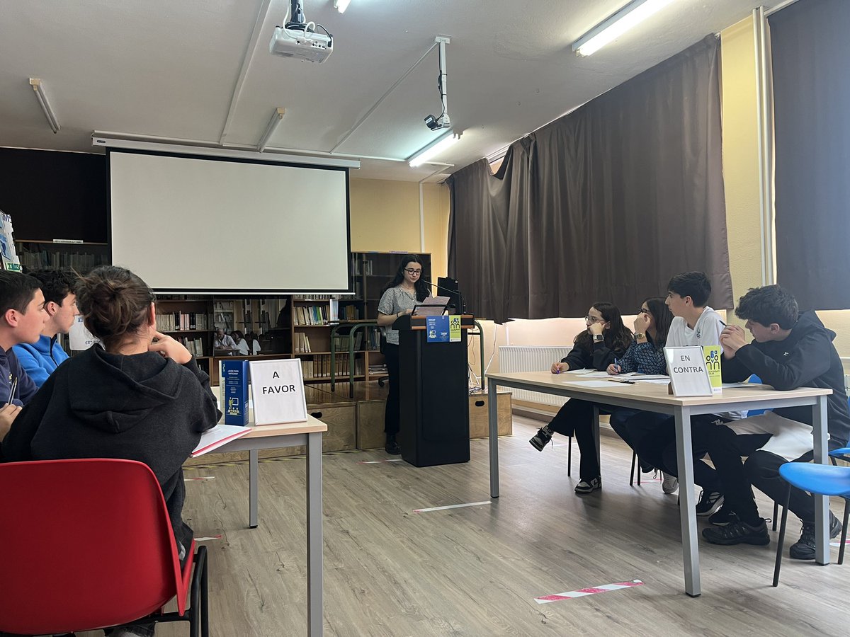 🙂 El IES Monte Naranco de #Oviedo ha celebrado hoy los debates que han clasificado a sus dos equipos para la Fase de zona en el <a href="/CPROviedo/">CPR_Oviedo</a> 

¡Enhorabuena por el gran nivel! 👏🏻
#LigaDebateAstur
#LigaDebateAsturias
