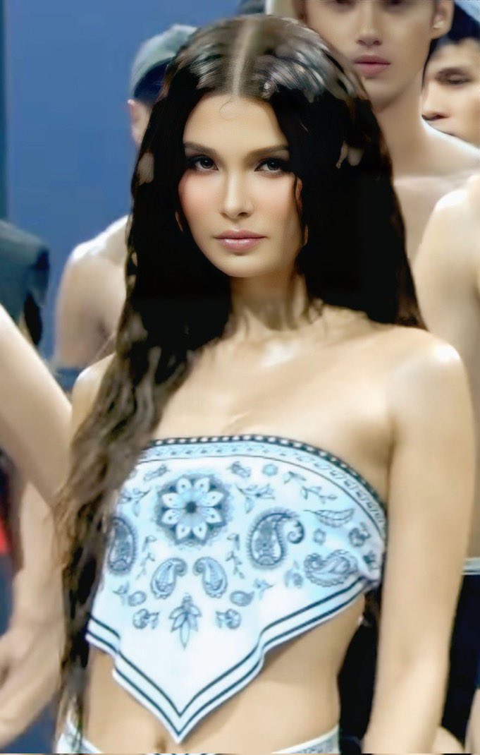 Strong Independent Woman! I'm proud. 

ANJI MODEL ERA
#AnjiSalvacion