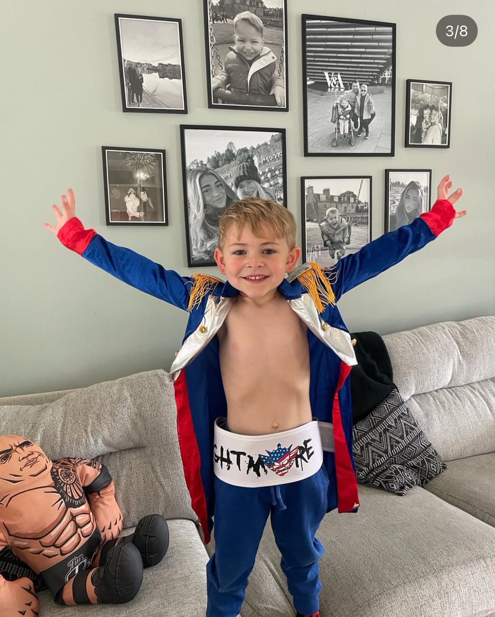 barrylowrie's tweet image. - I know this is a long shot… but is there any chance my 5year old son Logan can say hi to his hero on Monday in Glasgow @CodyRhodes 🏴🤞🏻
