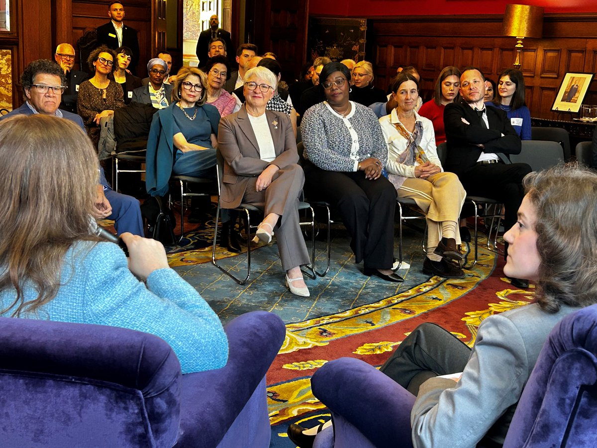 Edith Dumont tweet media