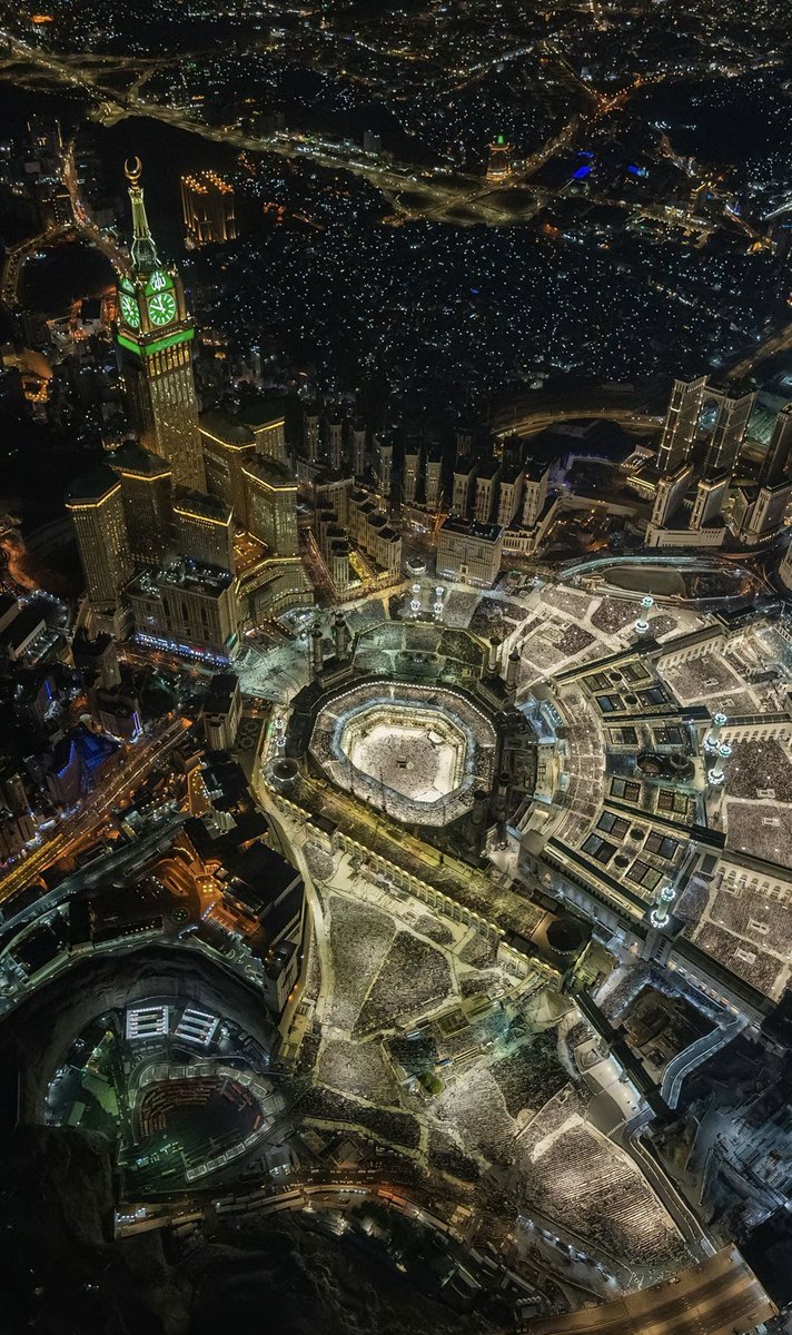 Hijab29392's tweet photo. KING  OF  CITIES 🕋♥ https://t.co/Qvscg8TXD4