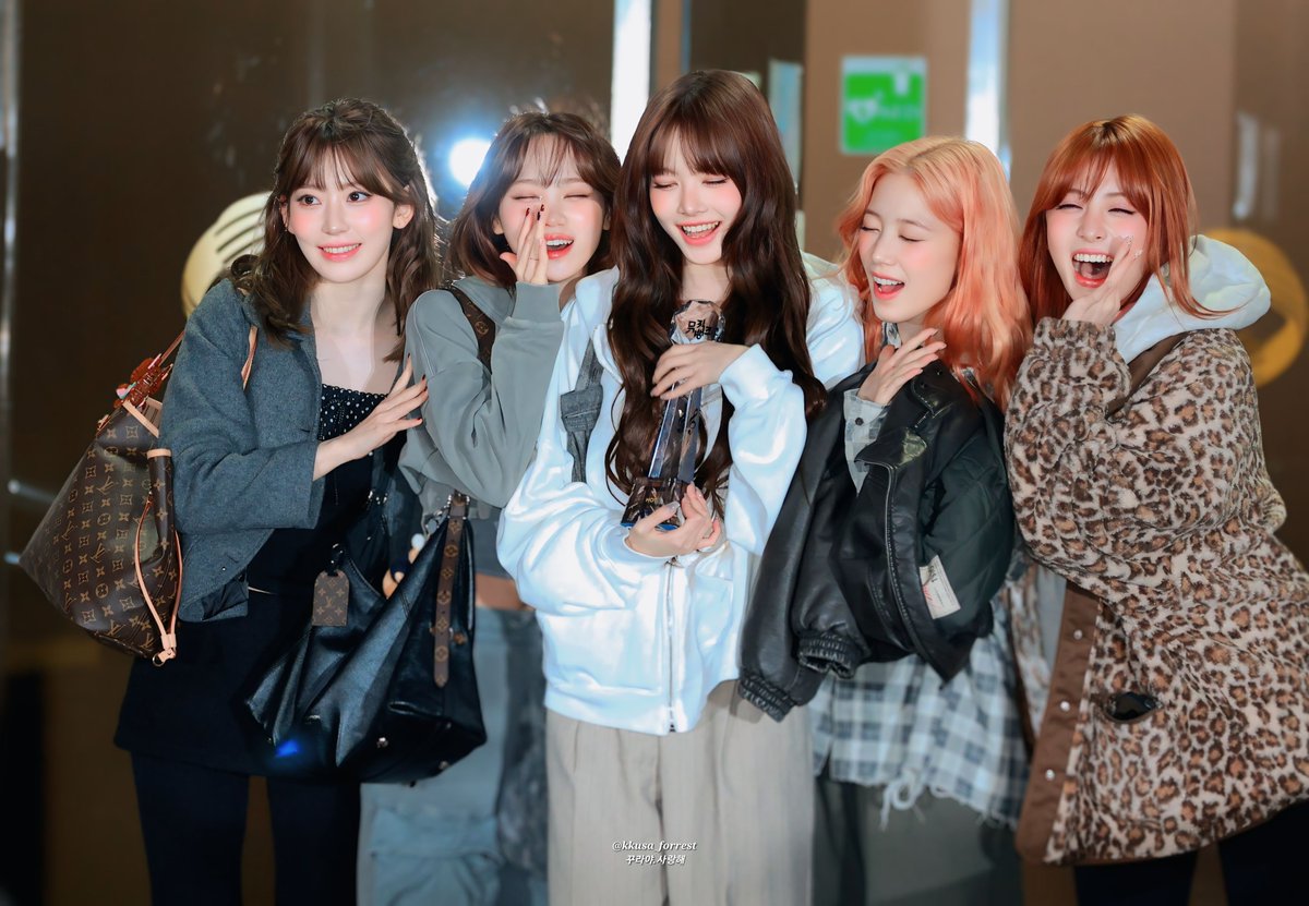 250321_HQ1

🌸🏆

#宮脇咲良 
#사쿠라 #SAKURA 
#미야와키사쿠라 #みやわきさくら 
#르세라핌 #LE_SSERAFIM