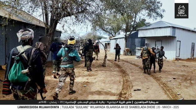 CirkaNews's tweet photo. March 20, 2025: Al-Shabaab Militants Showcase Presence in Guullane Village Near Adan Yabal

On March 20, 2025, Al-Shabaab terrorists released images showing their fighters in #Guullane village, close to Adan Yabal district, signaling their continued advance as Somali government forces withdraw.

President Hassan Sheikh Mohamud is attempting to mobilize tribal militias in #Adale district, where he is currently stationed. However, the situation is increasingly unstable. Tribal agreements with both pro-terrorist and pro-government factions are reportedly falling apart due to lack of funding.

Money meant to support community programs has allegedly been squandered by the corrupt president and his administration, leaving local defenses weak and enabling Al-Shabaab to make significant territorial gains. #Mogadishu #Somalia