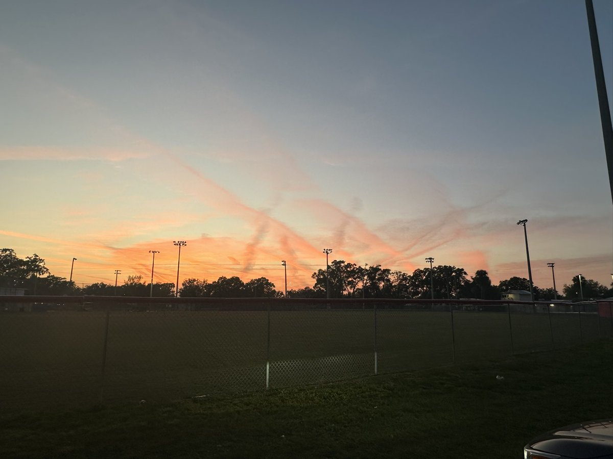 cheerdad263's tweet photo. @GovRonDeSantis when are the chemtrails gonna stop they seem to be a more frequent thing over the Tampa Bay Area  doing it to day as well these are pics from last week https://t.co/klW7diIlCW