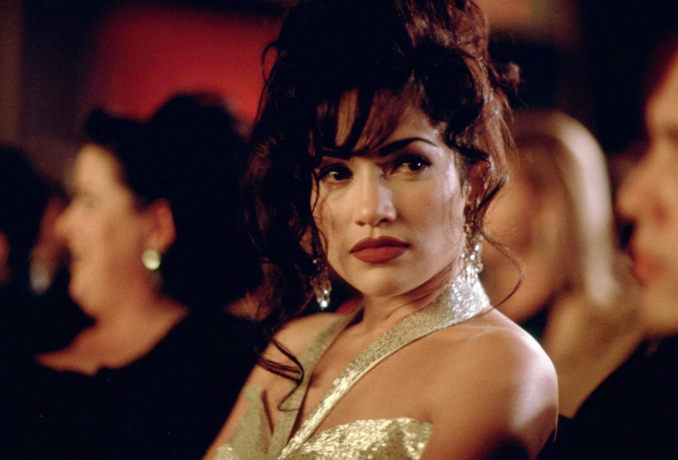 FilmUpdates's tweet photo. 28 years ago, ‘SELENA’ starring Jennifer Lopez released in theaters. https://t.co/MxpWA7EJLB