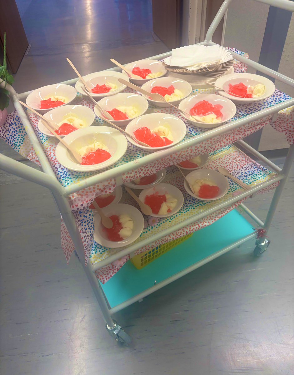 An update for our Nutrition and Hydration week…
Wednesday we shared Cake to celebrate our patient’s birthday🍰. 
Thursday saw Ice lollies and nutritional shakes to celebrate the Sunshine☀️. Finally, Friday brings Jelly and Ice cream 🍦.
*Consent gained for all media.