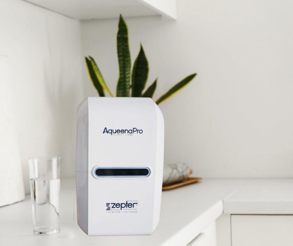 Za dobro zdravlje i životne funkcije, prosečna odrasla
osoba treba da popije 2 do 3 litra vode na dan.
Ali ne bilo kakve jer, osim količine, važan je i njen
kvalitet! 
Poručite AqueenaPro i obezbedite sebi i svojoj porodici zdravočistu vodu – bit.ly/aqueena_pro