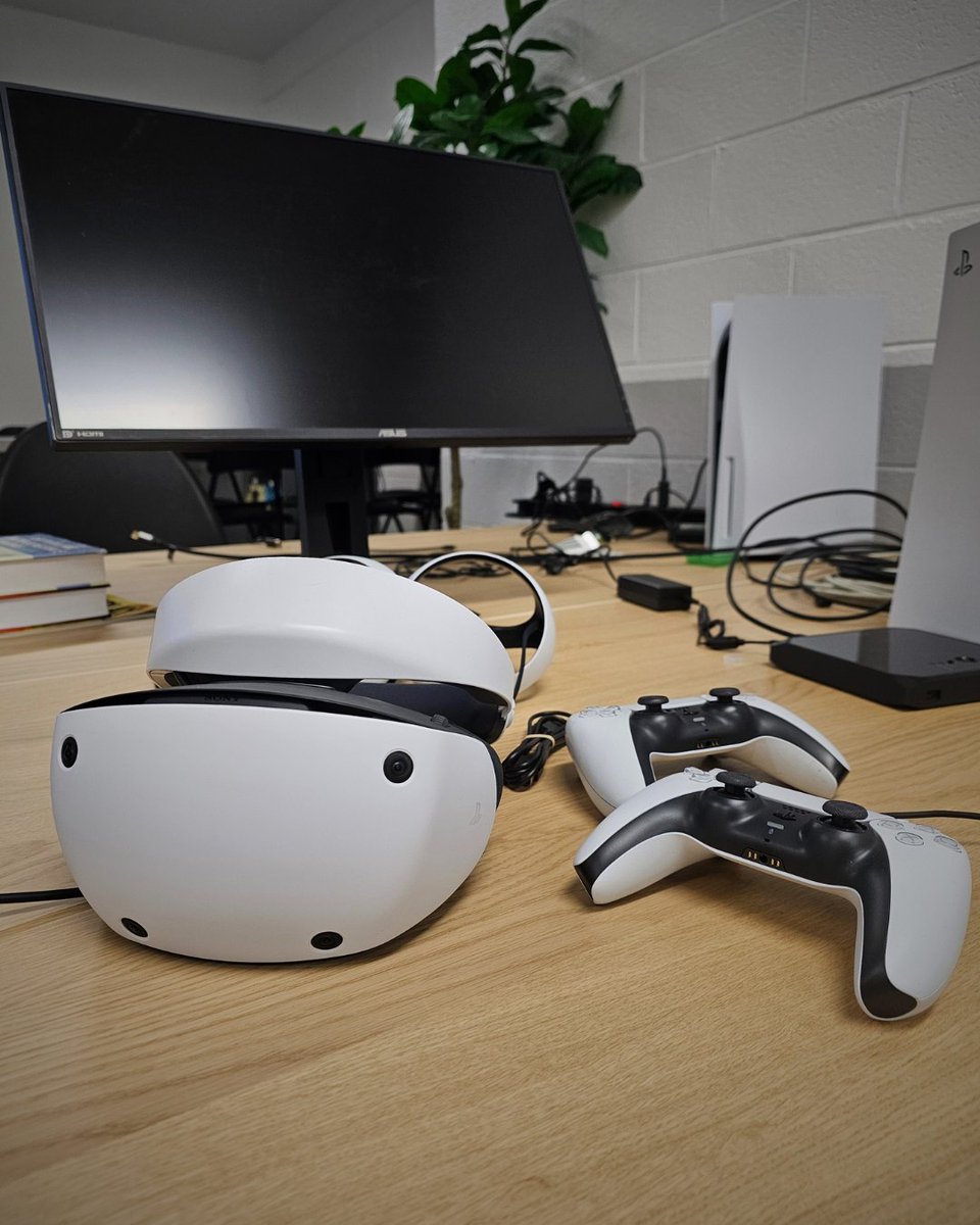 It's time to finish your workweek and dive into VR...

#vr #gaming #weekend #quest #steam #newgame #pico #psvr