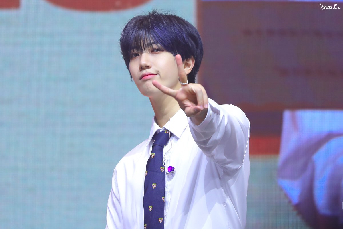 SOBA_0322's tweet photo. 우리 원지니 생일축하해 !!
항상 행복하길 〰️💞

#HAPPYWONJINDAY
#HBD_HWJ
#깨물어주고싶은_함원진_생일 https://t.co/0oZIgS1x0Z