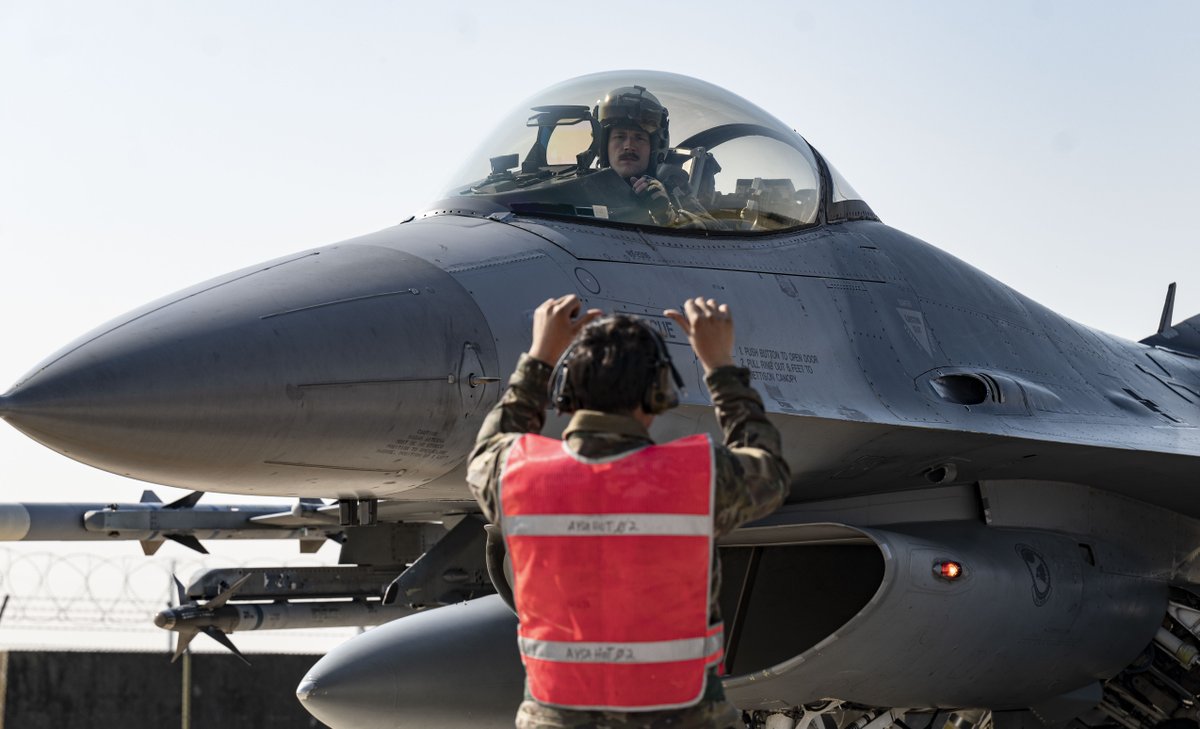 US_EUCOM's tweet image. F-16s from the 555th Fighter Squadron touch down at Aviano Air base for exercise Turbo Weasel 2025! This exercise sharpens rapid-response and deterrence across the European Theater. ⚡✈️ #AirPower #dynamicsecurityenvironment #alliancecohesion