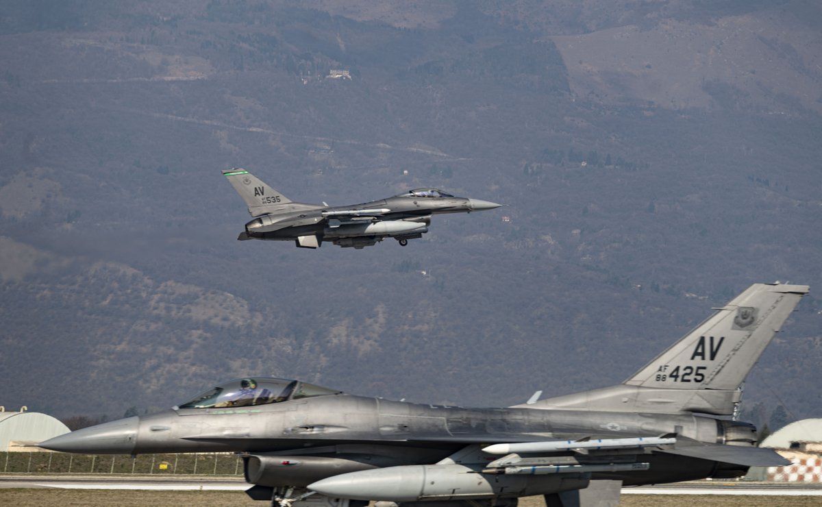 US_EUCOM's tweet image. F-16s from the 555th Fighter Squadron touch down at Aviano Air base for exercise Turbo Weasel 2025! This exercise sharpens rapid-response and deterrence across the European Theater. ⚡✈️ #AirPower #dynamicsecurityenvironment #alliancecohesion