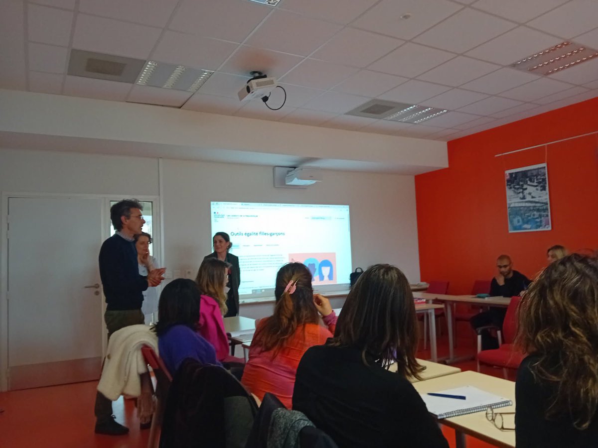 Canope_DTCVL's tweet photo. Relever le défi de l’égalité dans l’orientation : le rôle clé des #PsyEN 🔎
Comprendre les enjeux dans l’institution scolaire, se situer dans l’écosystème, agir pour l’égalité des parcours.
Un atelier pour outiller et accompagner vers une orientation plus juste.
@ac_orleanstours https://t.co/vCXZNG96kO