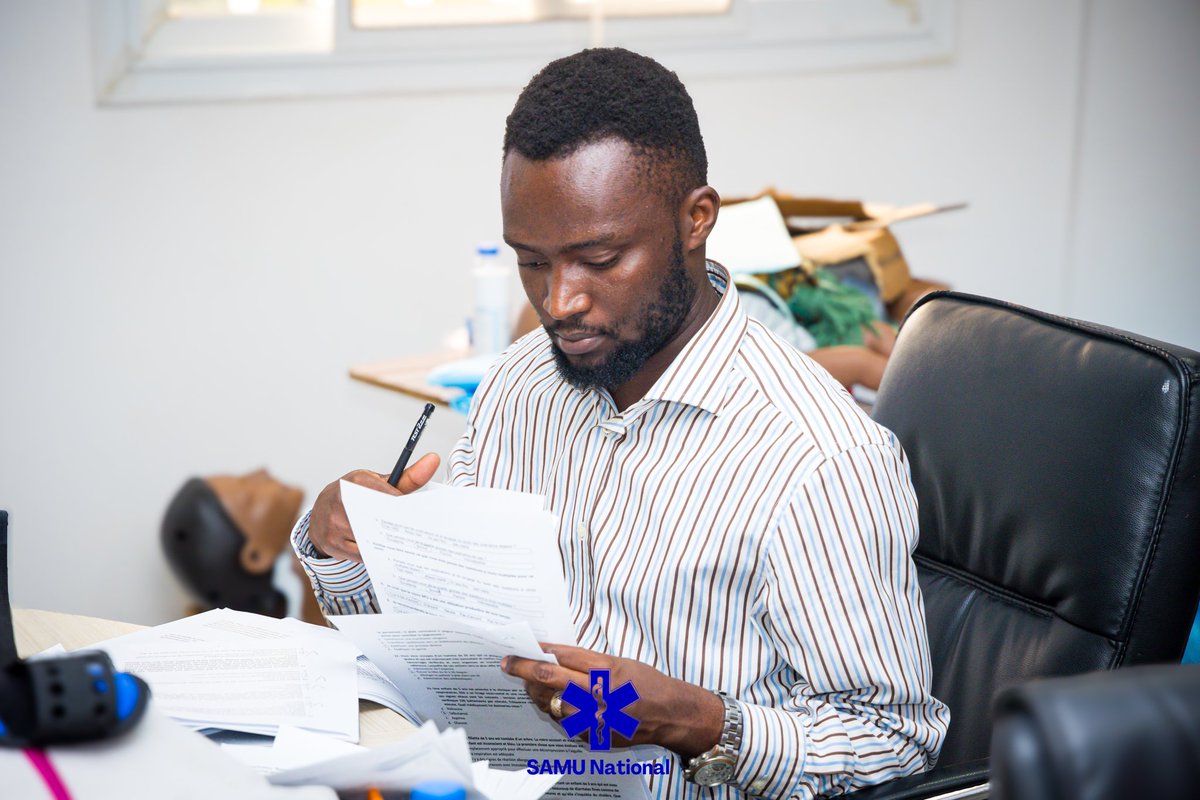 Williambaraka11's tweet photo. un plaisir pour moi de remercier #MSF_OCBA pour la confiance aussi le ministère de la santé et action sociale du #sénegal et le #SAMU_NATIONAL pour la collaboration ces 3 Formations ont eu lieu à #Dakar s'était un honneur pour moi de participer comme #Master_trainer https://t.co/keErRRfePv