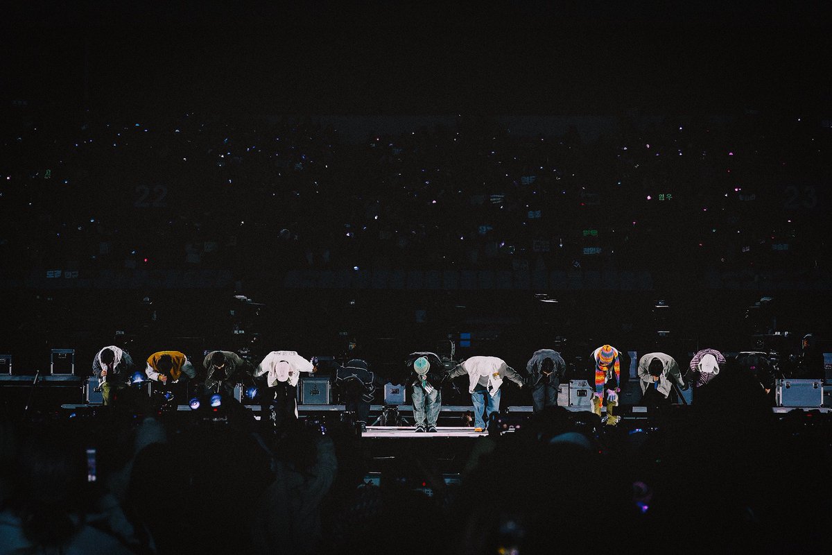 SEVENTEEN’s bow 🥹 
Thank you, SEVENTEEN! 🫂