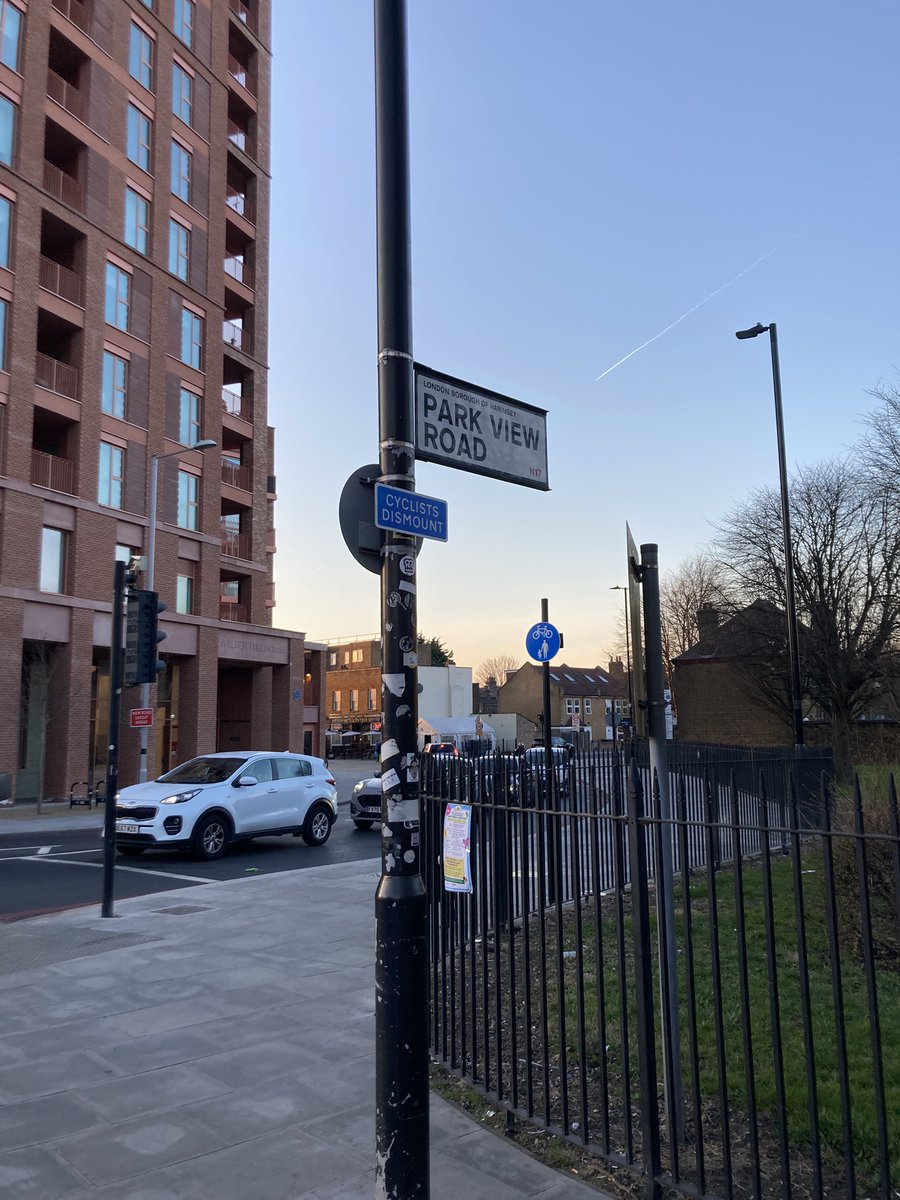 Cycleway, my arse! @issaddlethereis.bsky.social (@issaddlethereis) on Twitter photo Cycle infrastructure in <a href="/haringeycouncil/">Haringey Council</a>. Dismount for 4 metres. 😖 <a href="/mikehakata/">Mike Hakata</a>, this is a new layout! Can you explain this? Cycle infrastructure in <a href="/haringeycouncil/">Haringey Council</a>. Dismount for 4 metres. 😖 <a href="/mikehakata/">Mike Hakata</a>, this is a new layout! Can you explain this?