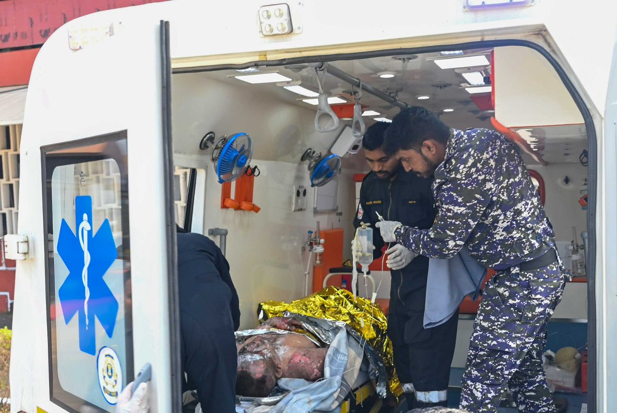 indiannavy's tweet image. #IndianNavy carried out an exceptional medical evacuation operation at sea on 20 Mar from MV Heilan Star 230 nm off Goa.

Based on inputs from #MRCC Mumbai of @IndiaCoastGuard, Indian Naval Ships @IN_R11Vikrant &amp;amp; Deepak were swiftly diverted for the mission.

The Seaking from…